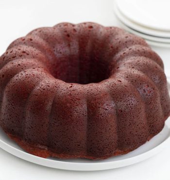 red-velvet-cake-plain